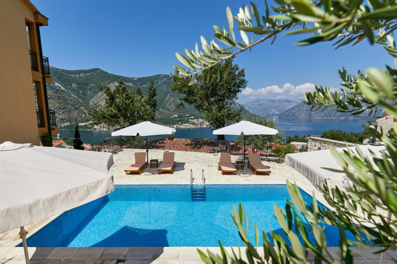 Our Sunset Apartments With Pool And Sea View Kotor Dış mekan fotoğraf