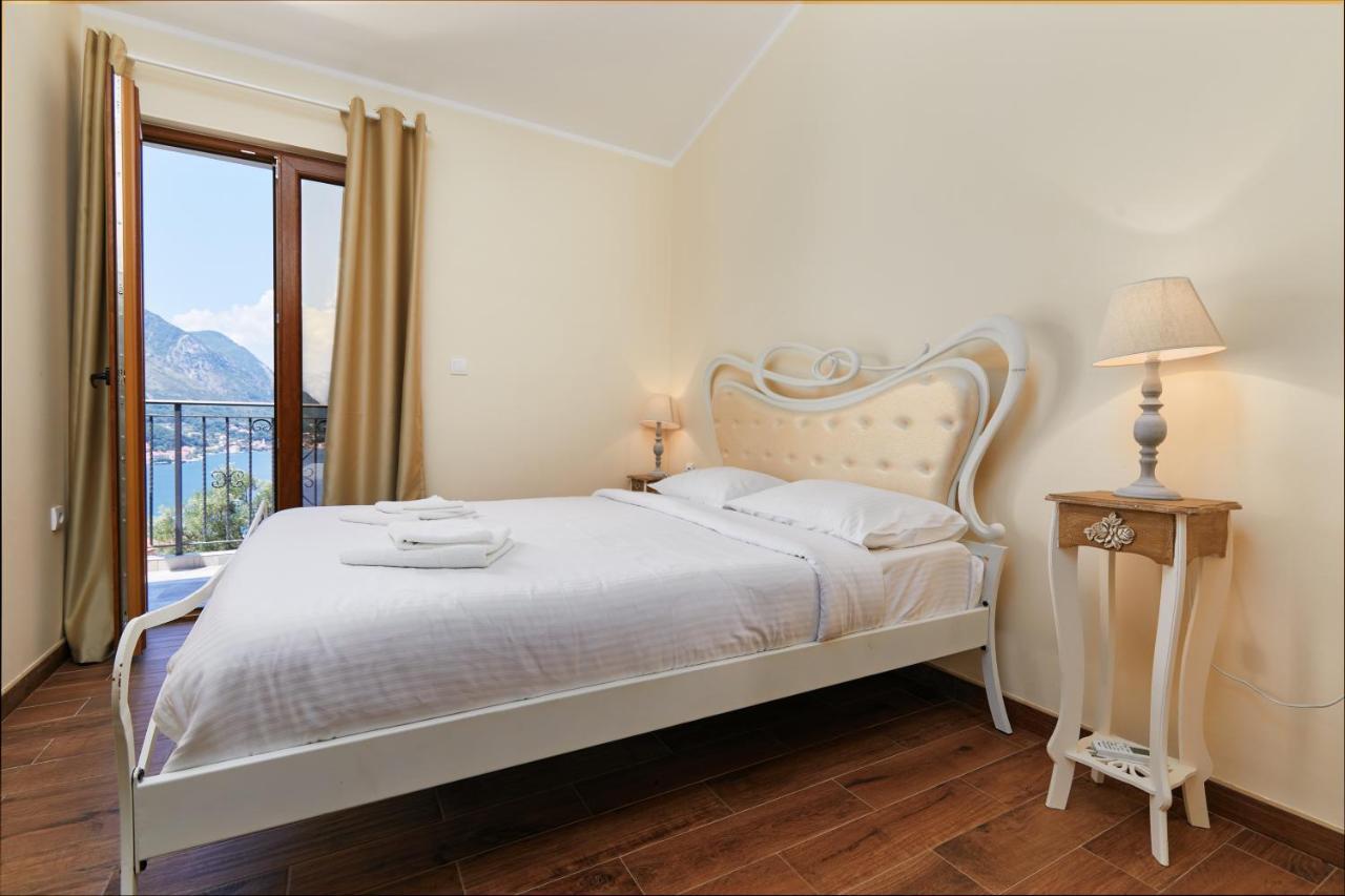 Our Sunset Apartments With Pool And Sea View Kotor Dış mekan fotoğraf
